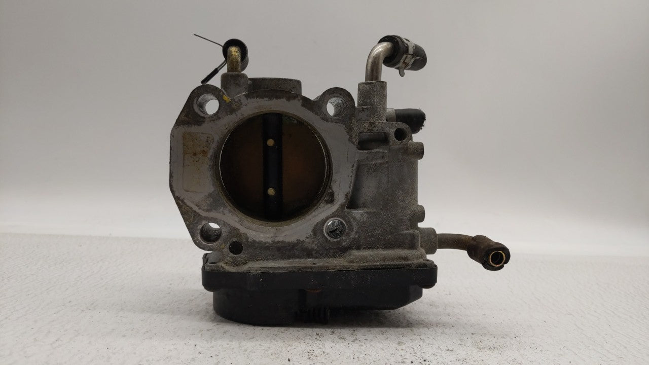 2002-2003 Toyota Camry Throttle Body P/N:22030-0H010 Fits Fits 2002 2003 OEM Used Auto Parts - Oemusedautoparts1.com