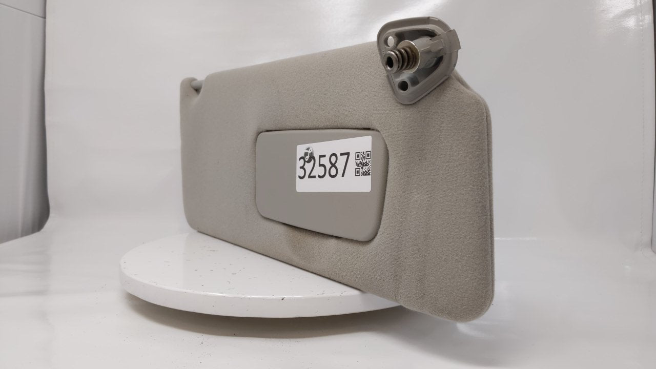 2002 Toyota Camry Sun Visor Shade Replacement Passenger Right Mirror Fits OEM Used Auto Parts - Oemusedautoparts1.com