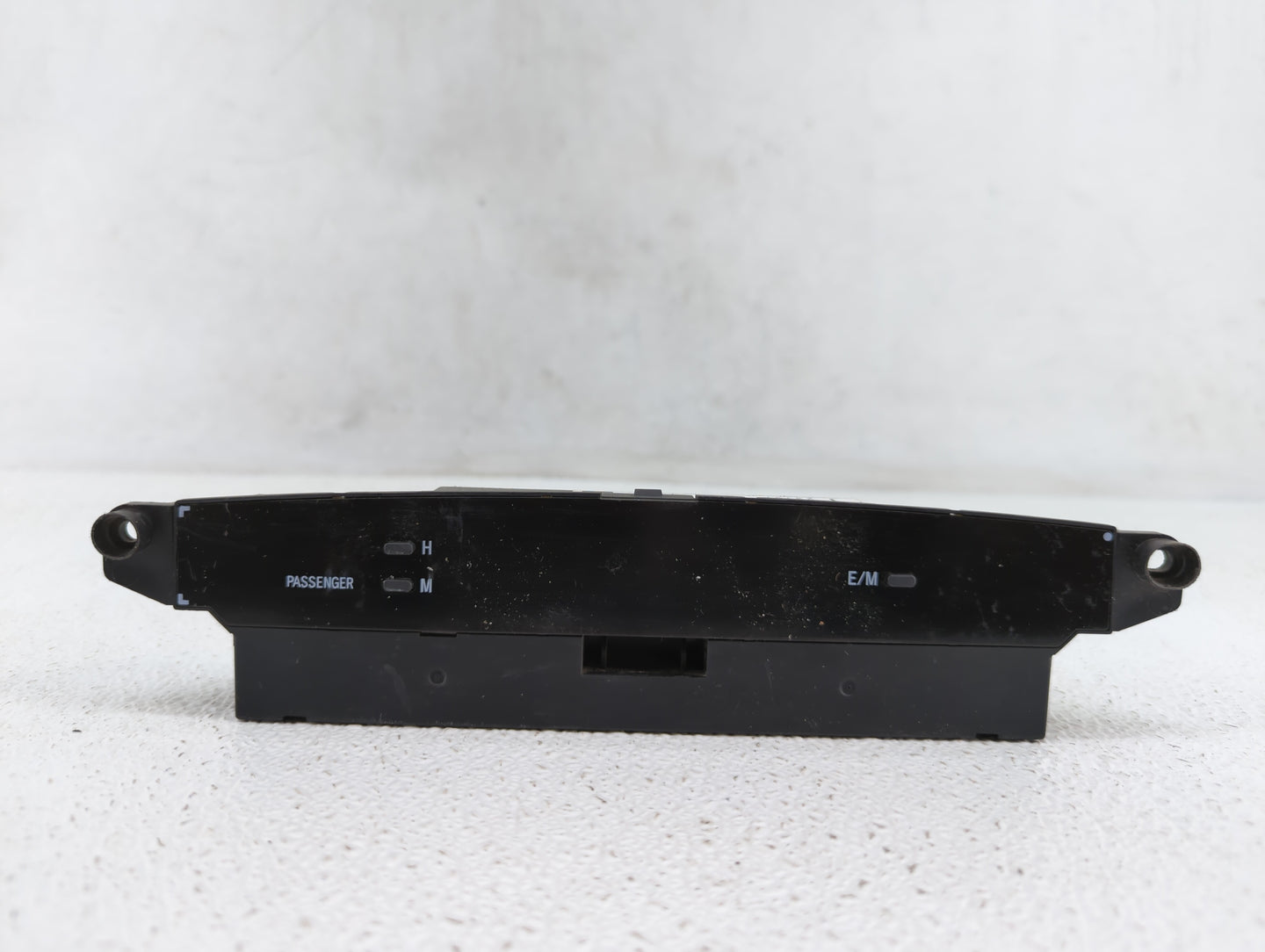2002 Toyota Camry Digitial Dash Clock P/N:83910-33060 Fits OEM Used Auto Parts - Oemusedautoparts1.com