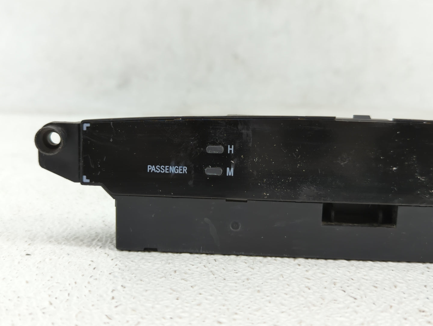 2002 Toyota Camry Digitial Dash Clock P/N:83910-33060 Fits OEM Used Auto Parts - Oemusedautoparts1.com