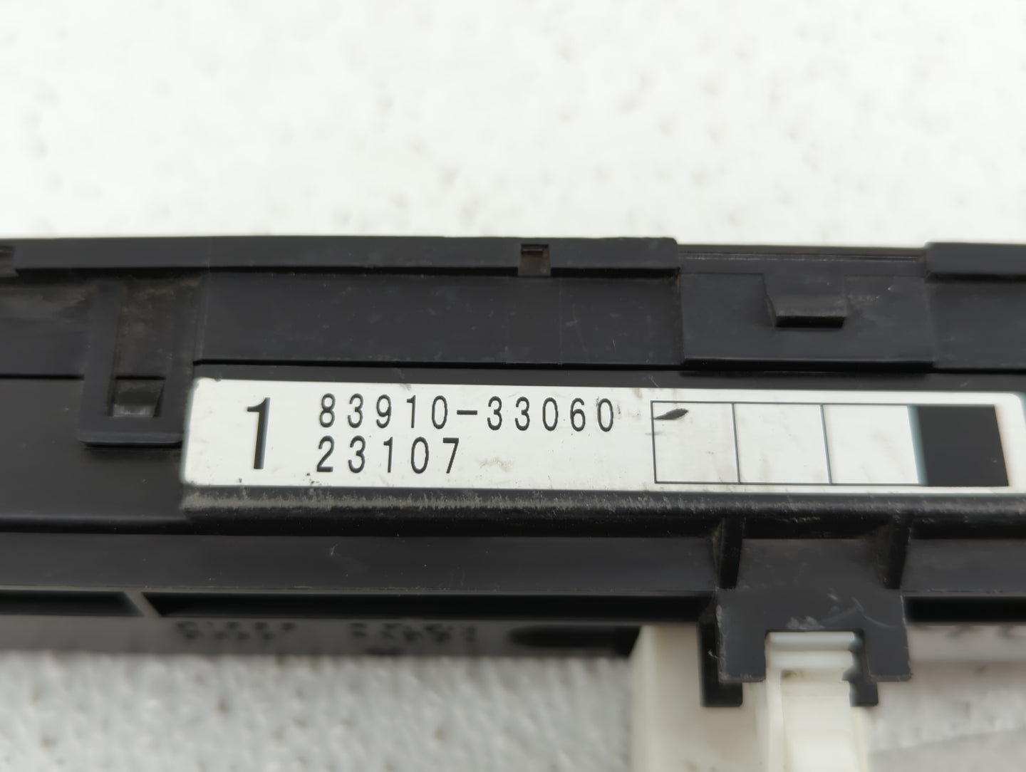 2002 Toyota Camry Digitial Dash Clock P/N:83910-33060 Fits OEM Used Auto Parts - Oemusedautoparts1.com