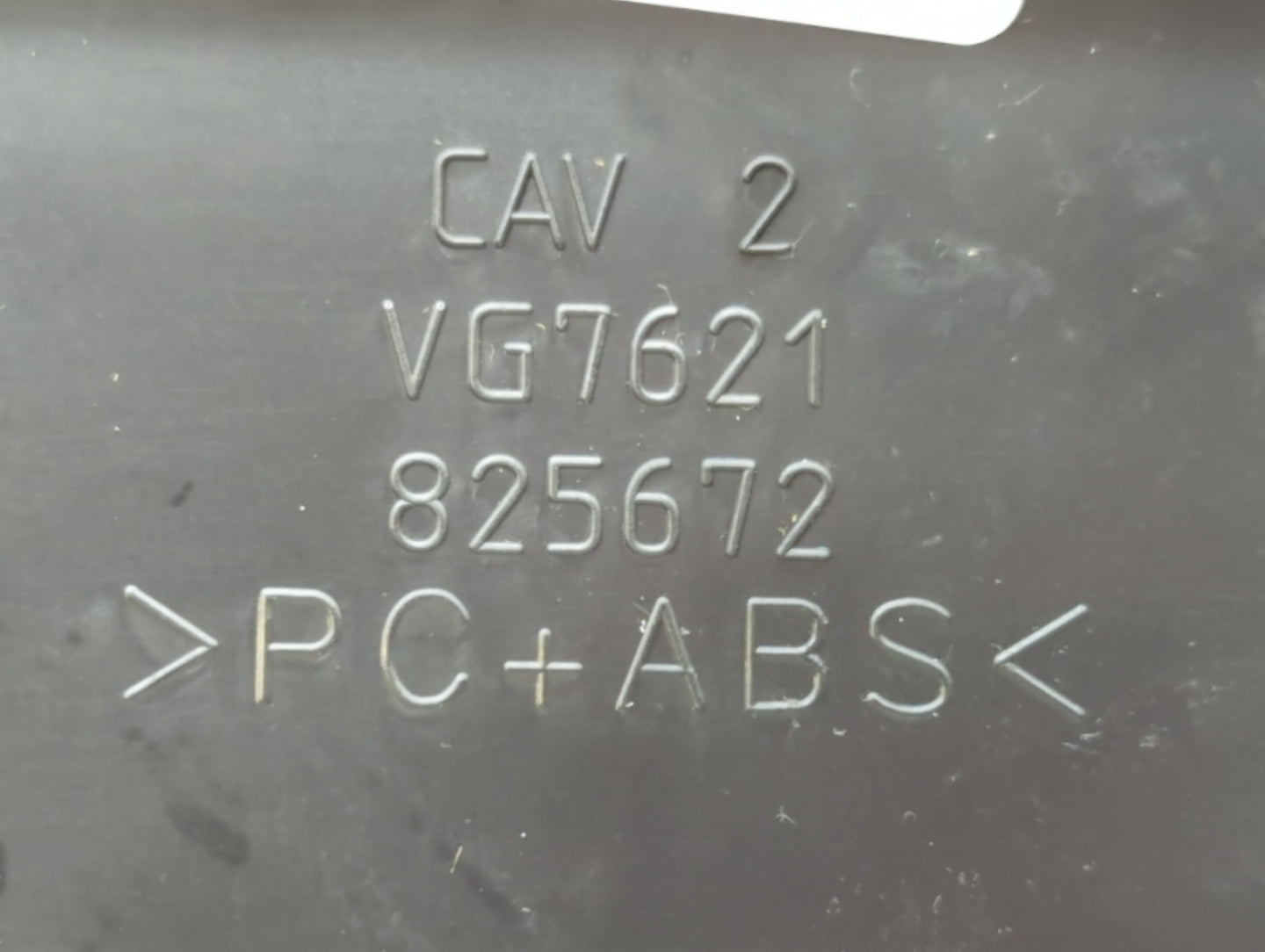 2002-2006 Toyota Camry Overhead Roof Console 588656 - Oemusedautoparts1.com