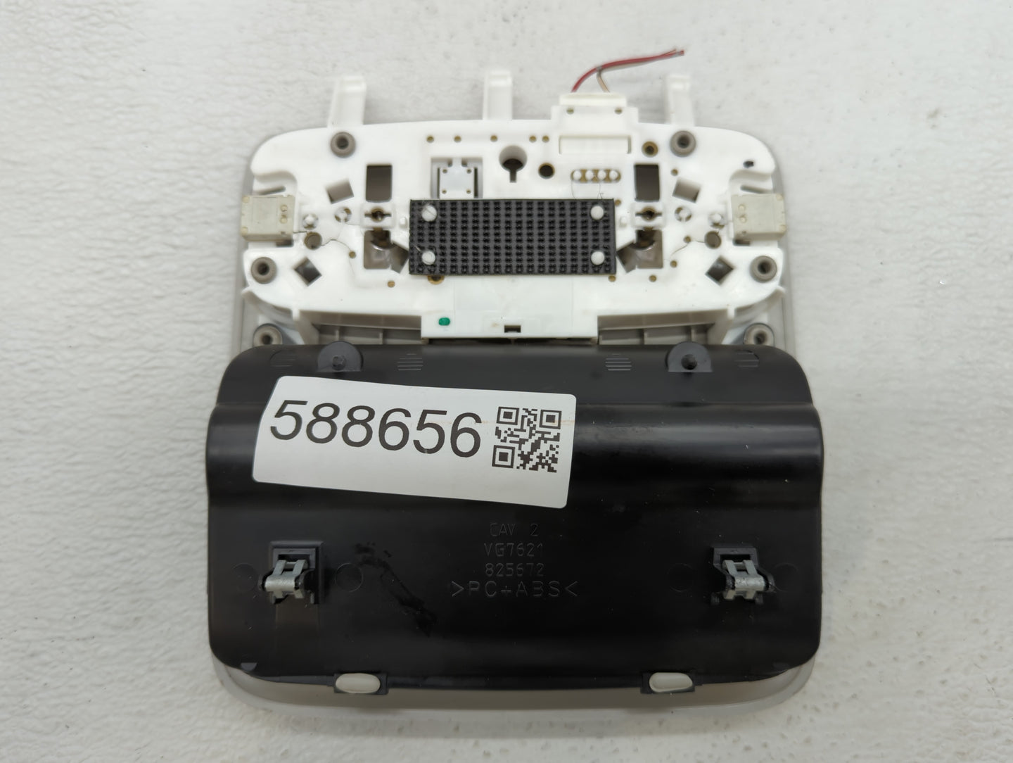 2002-2006 Toyota Camry Overhead Roof Console 588656 - Oemusedautoparts1.com