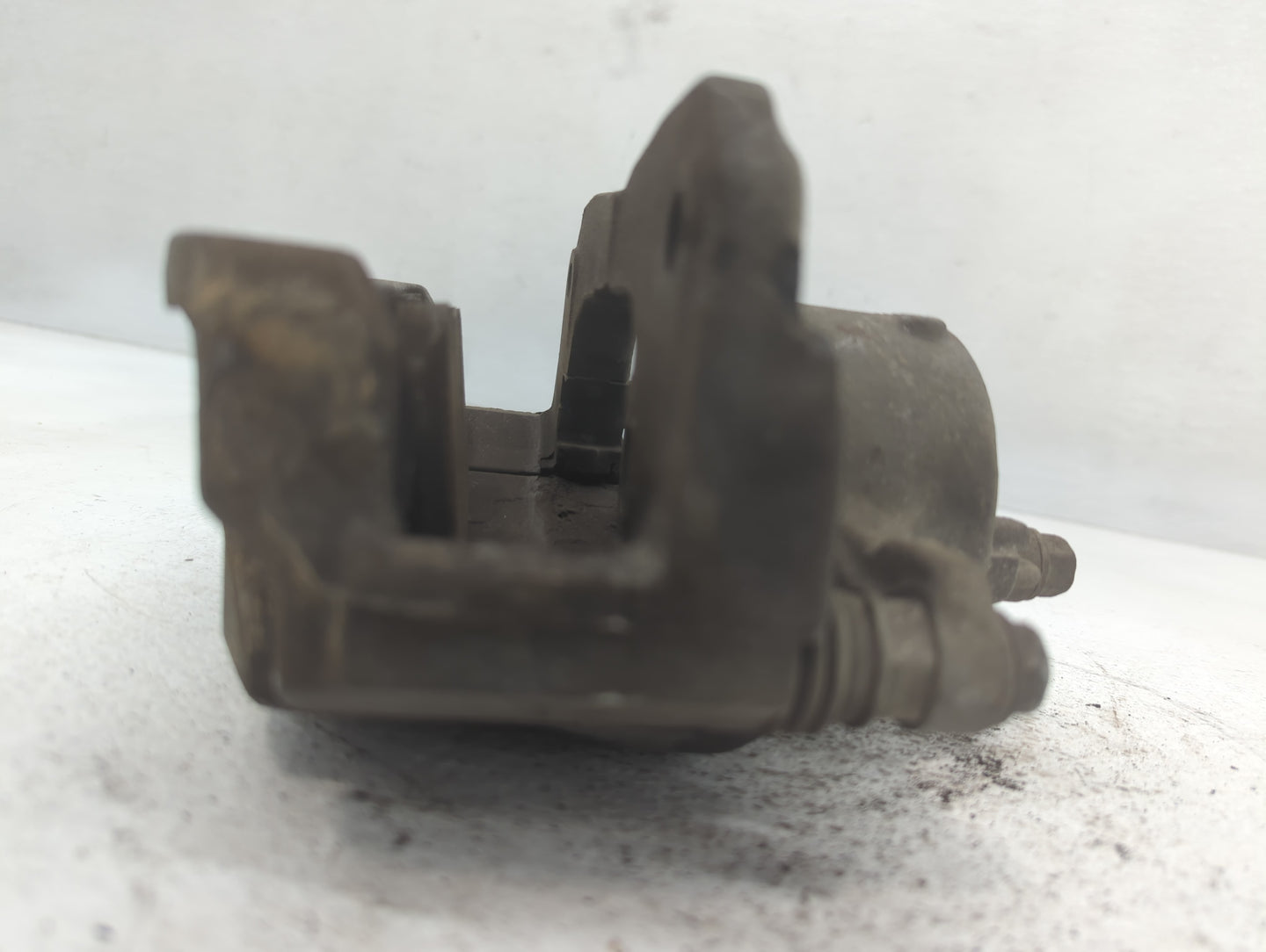 2002-2006 Toyota Camry Front Driver Left Brake Caliper - Oemusedautoparts1.com