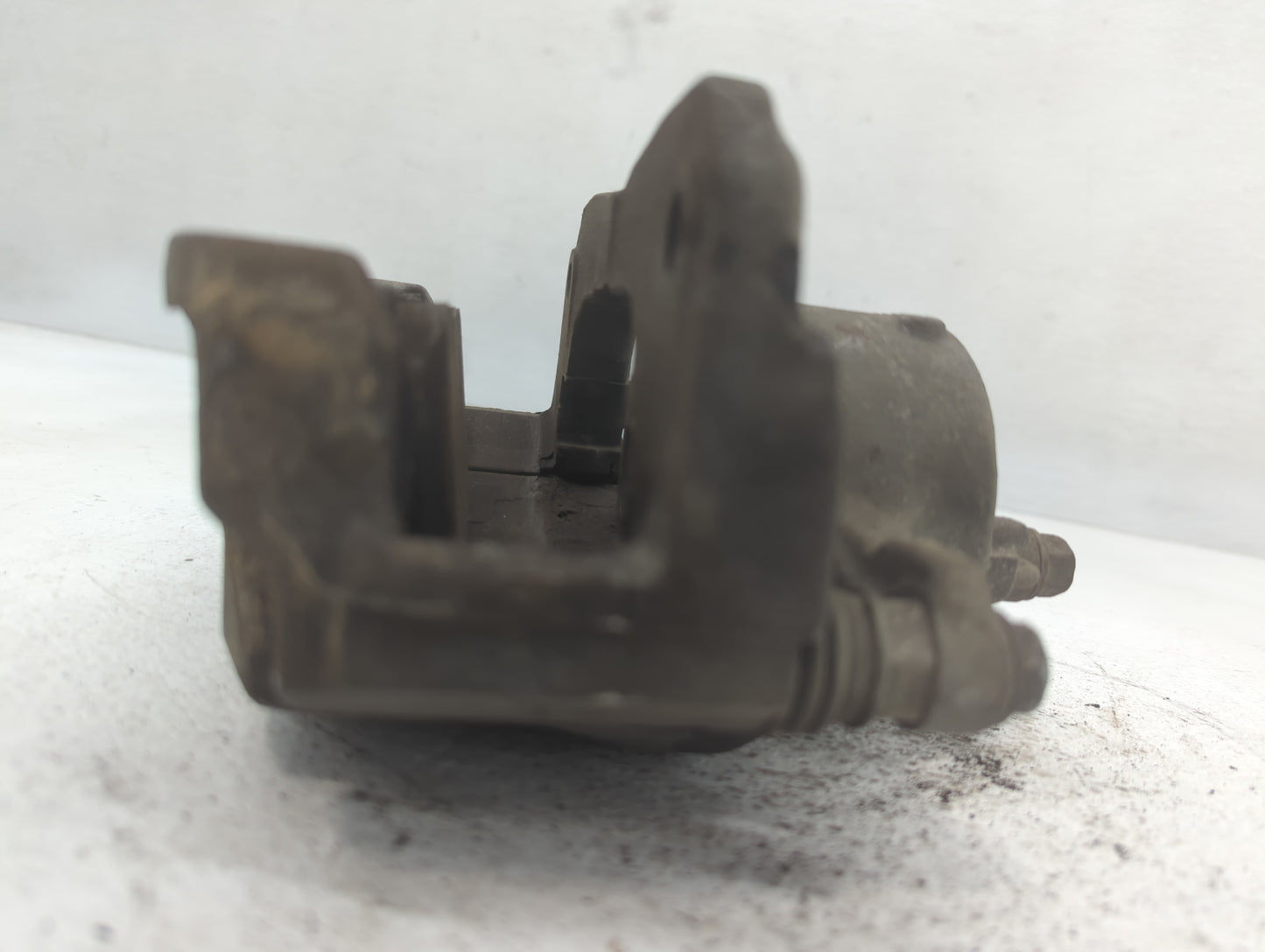 2002-2006 Toyota Camry Front Driver Left Brake Caliper - Oemusedautoparts1.com