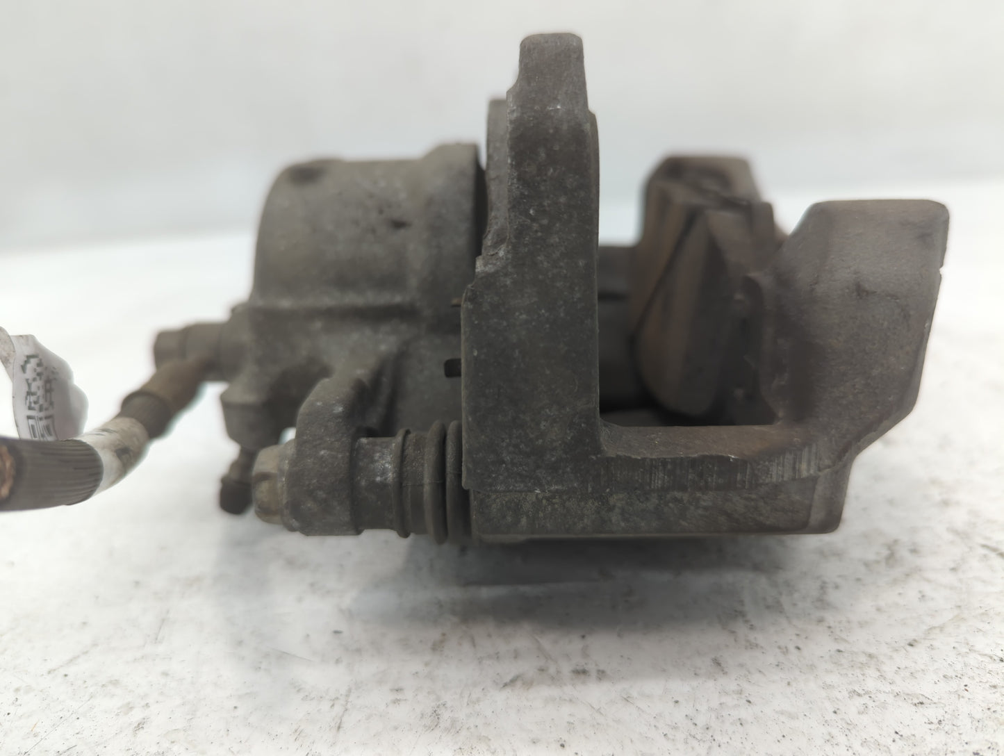 2002-2006 Toyota Camry Front Driver Left Brake Caliper - Oemusedautoparts1.com