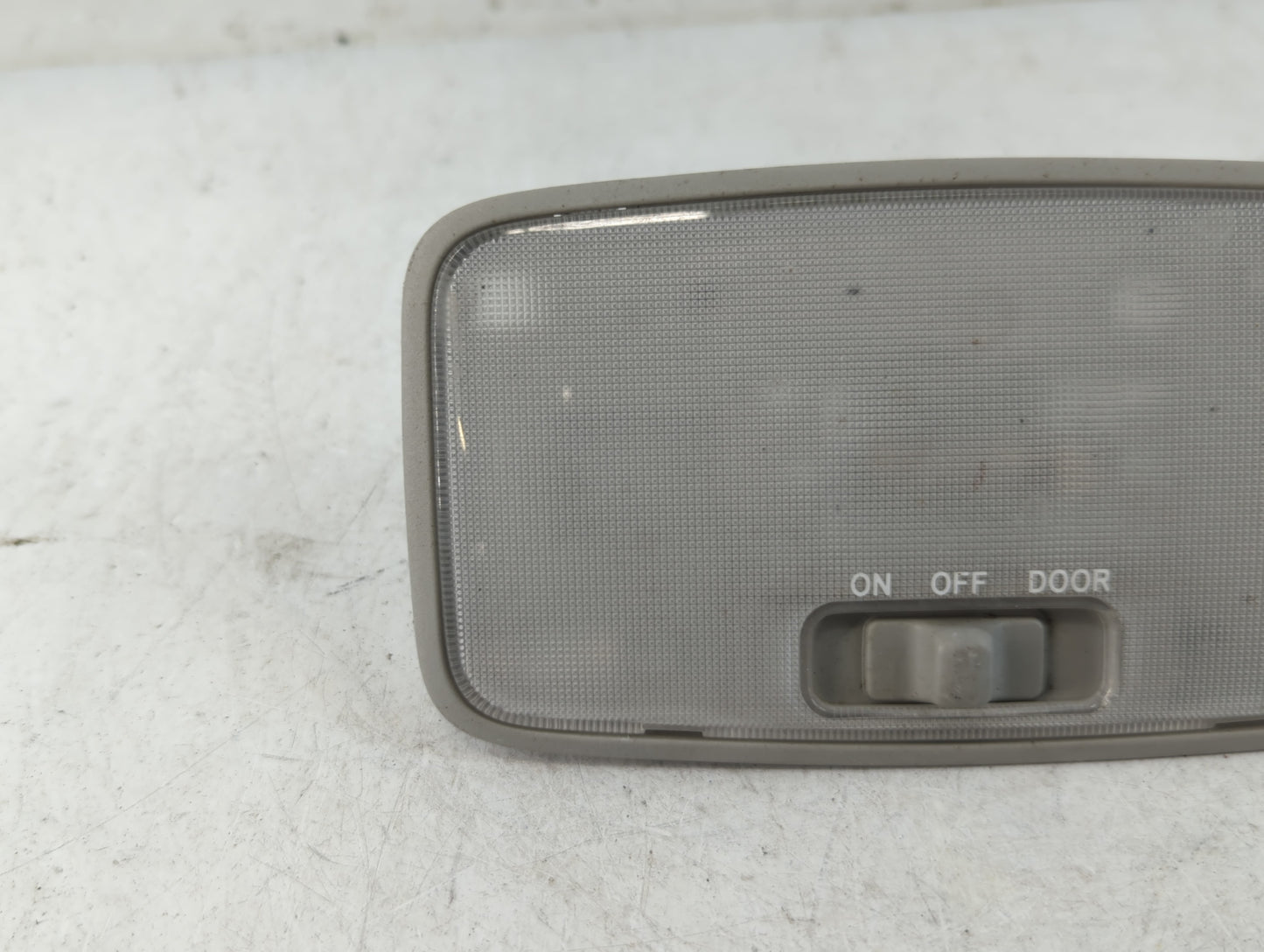 2002-2006 Toyota Camry Overhead Roof Console 888336 - Oemusedautoparts1.com