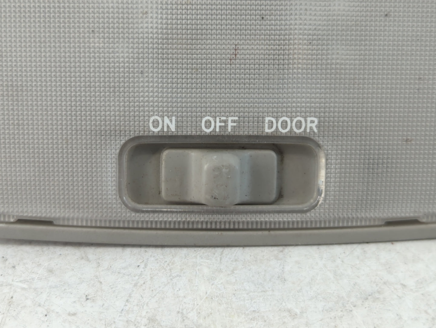 2002-2006 Toyota Camry Overhead Roof Console 888336 - Oemusedautoparts1.com