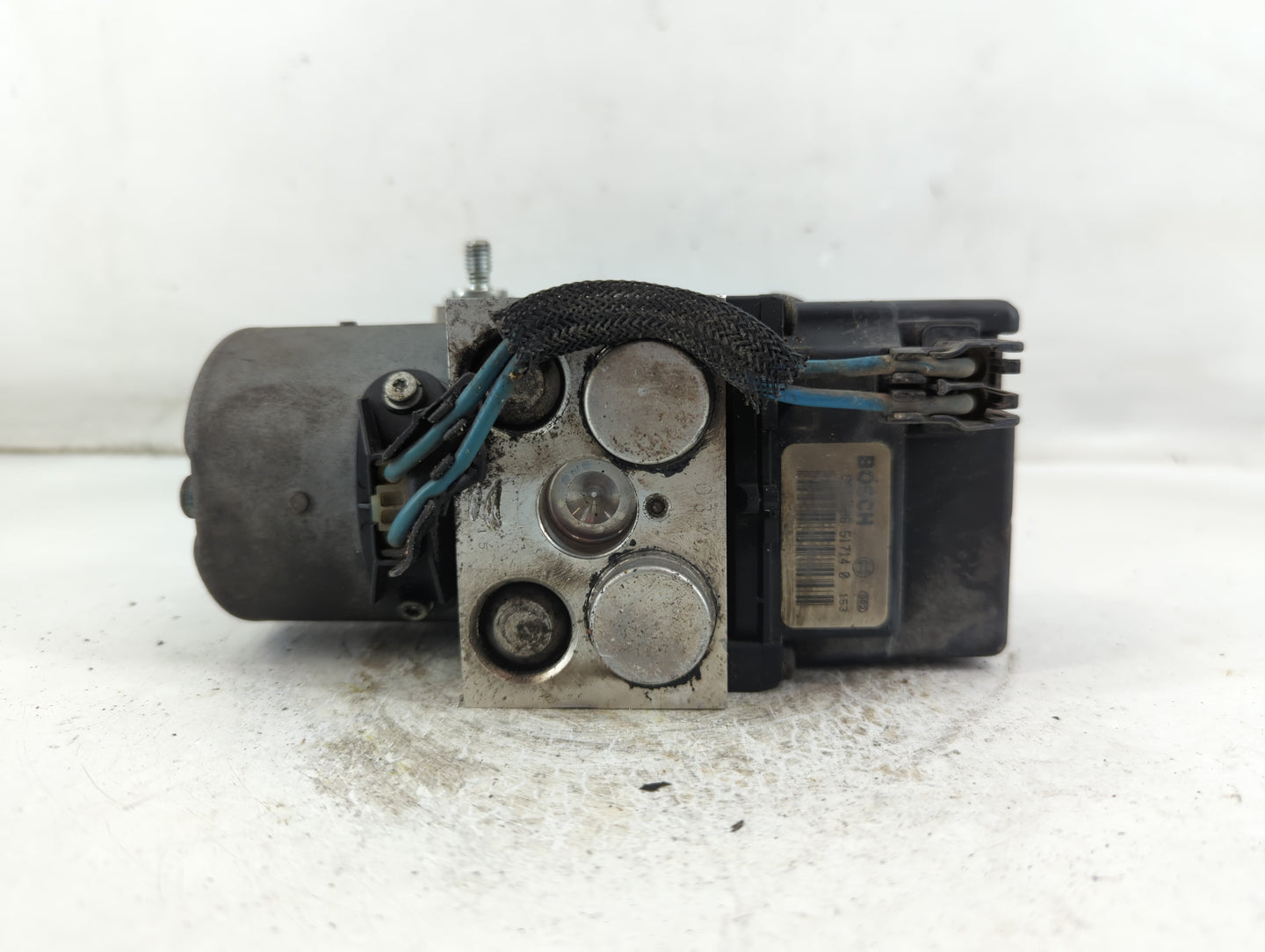 2002-2003 Toyota Camry ABS Pump Control Module Replacement P/N:881 586 517 Fits Fits 2002 2003 OEM Used Auto Parts - Oemused