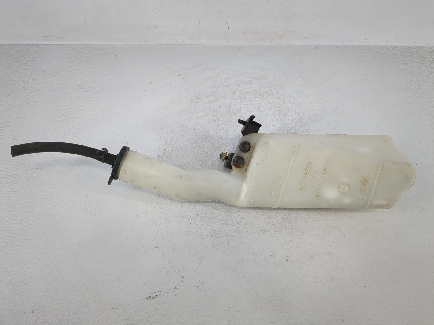 1998-2002 Toyota Corolla Radiator Coolant Overflow Expansion Tank Bottle - Oemusedautoparts1.com