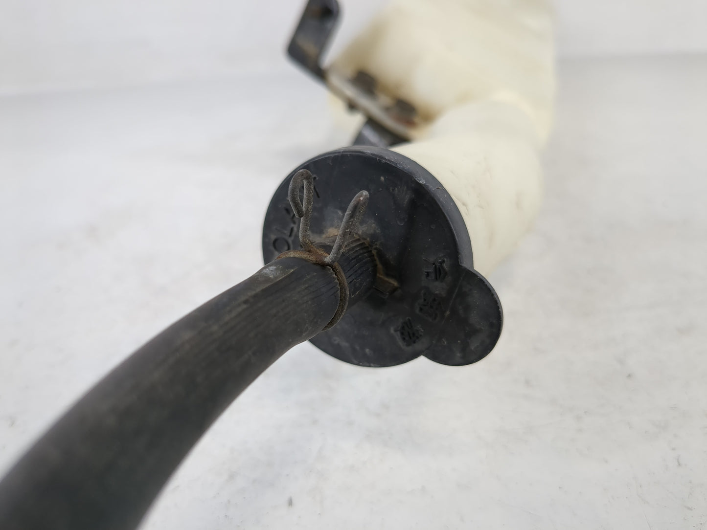 1998-2002 Toyota Corolla Radiator Coolant Overflow Expansion Tank Bottle - Oemusedautoparts1.com