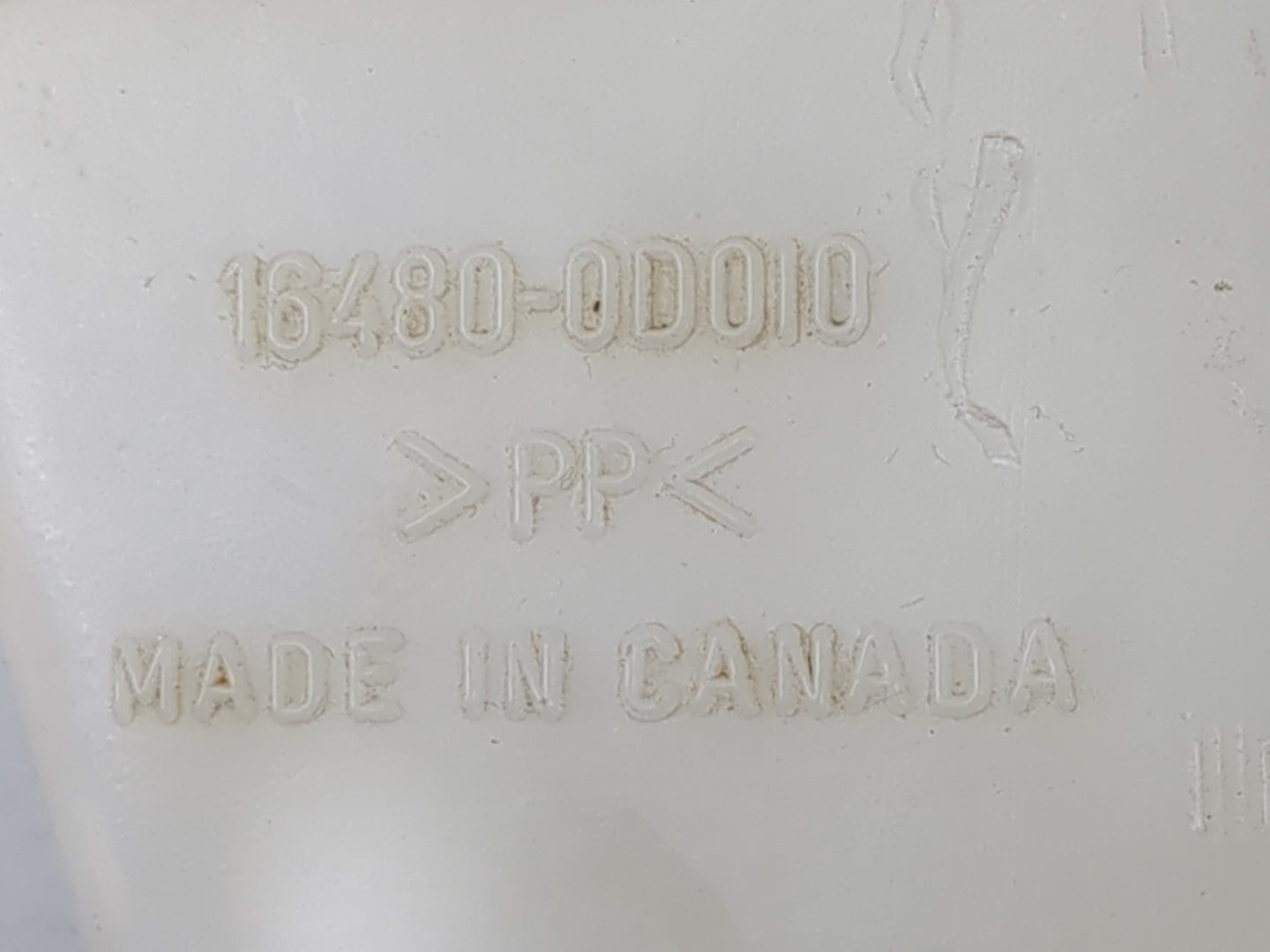 1998-2002 Toyota Corolla Radiator Coolant Overflow Expansion Tank Bottle - Oemusedautoparts1.com