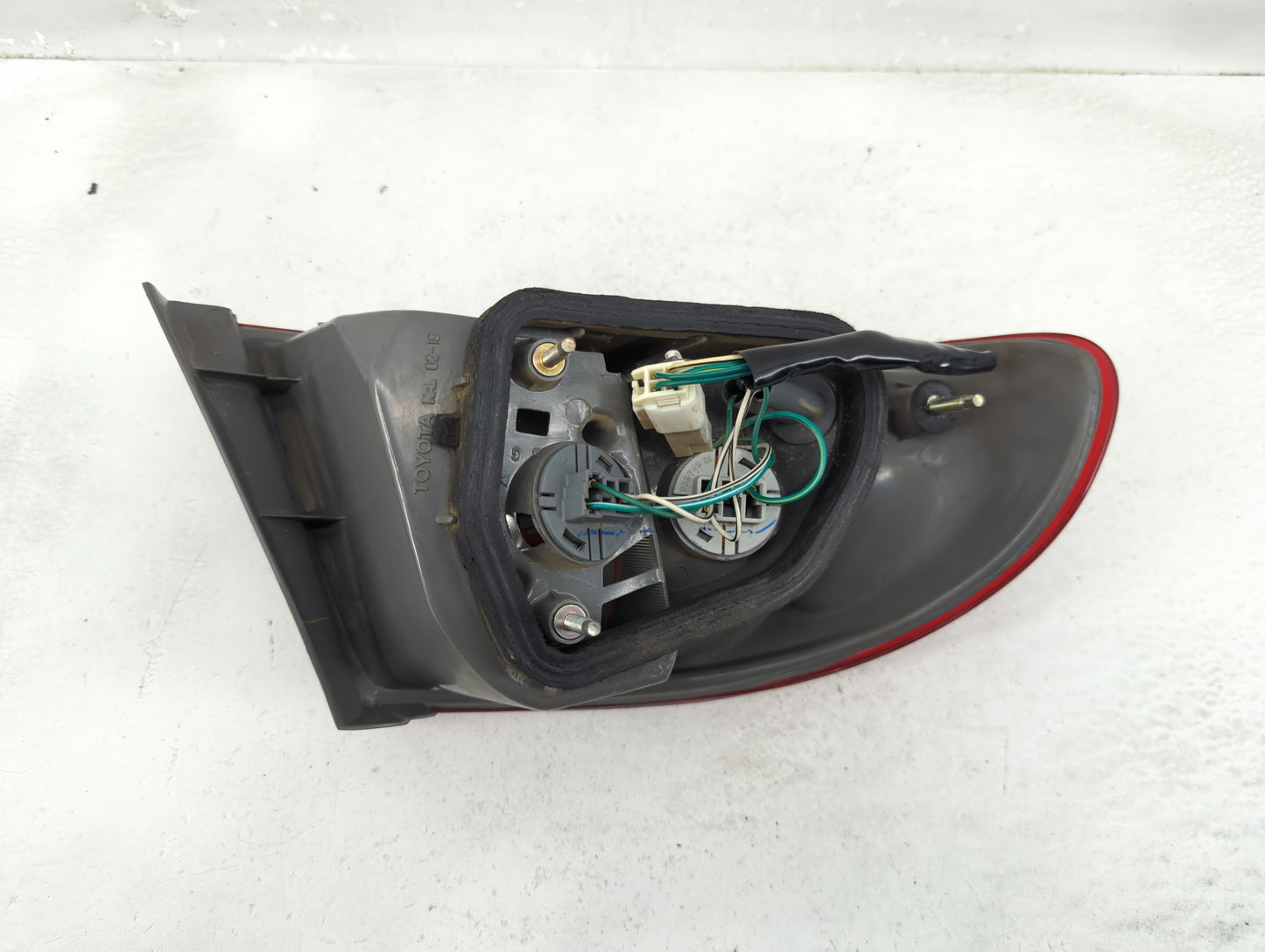 1998-2002 Toyota Corolla Tail Light Assembly Passenger Right OEM Fits Fits 1998 1999 2000 2001 2002 OEM Used Auto Parts - Oe