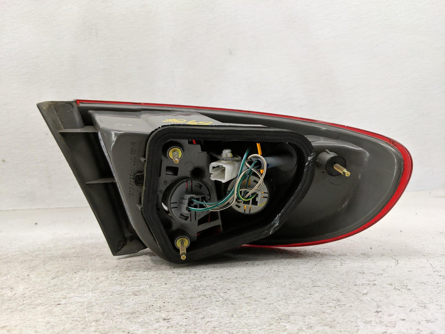 1998-2002 Toyota Corolla Tail Light Assembly Passenger Right OEM Fits Fits 1998 1999 2000 2001 2002 OEM Used Auto Parts - Oe