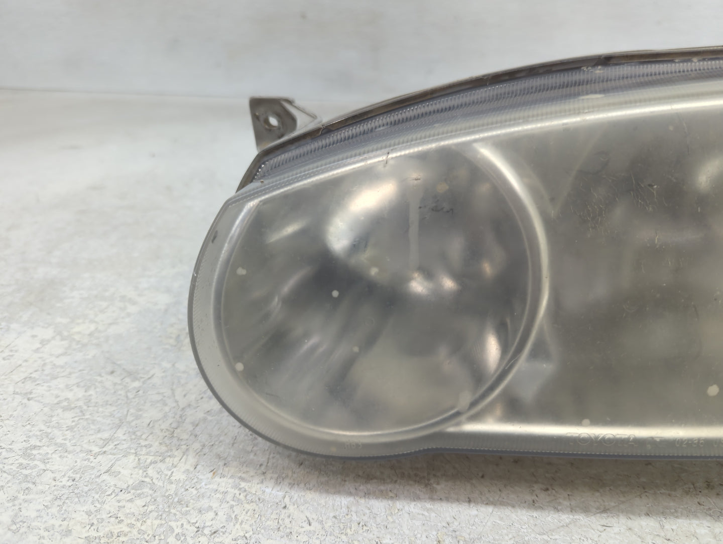 2001-2002 Toyota Corolla Driver Left Oem Head Light Headlight Lamp - Oemusedautoparts1.com