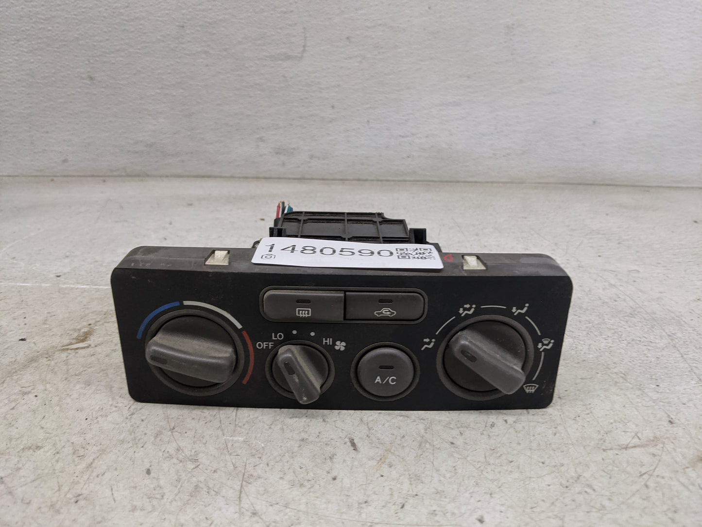 2002 Toyota Corolla Climate Control Module Temperature AC/Heater Replacement P/N:080601B Fits OEM Used Auto Parts - Oemuseda