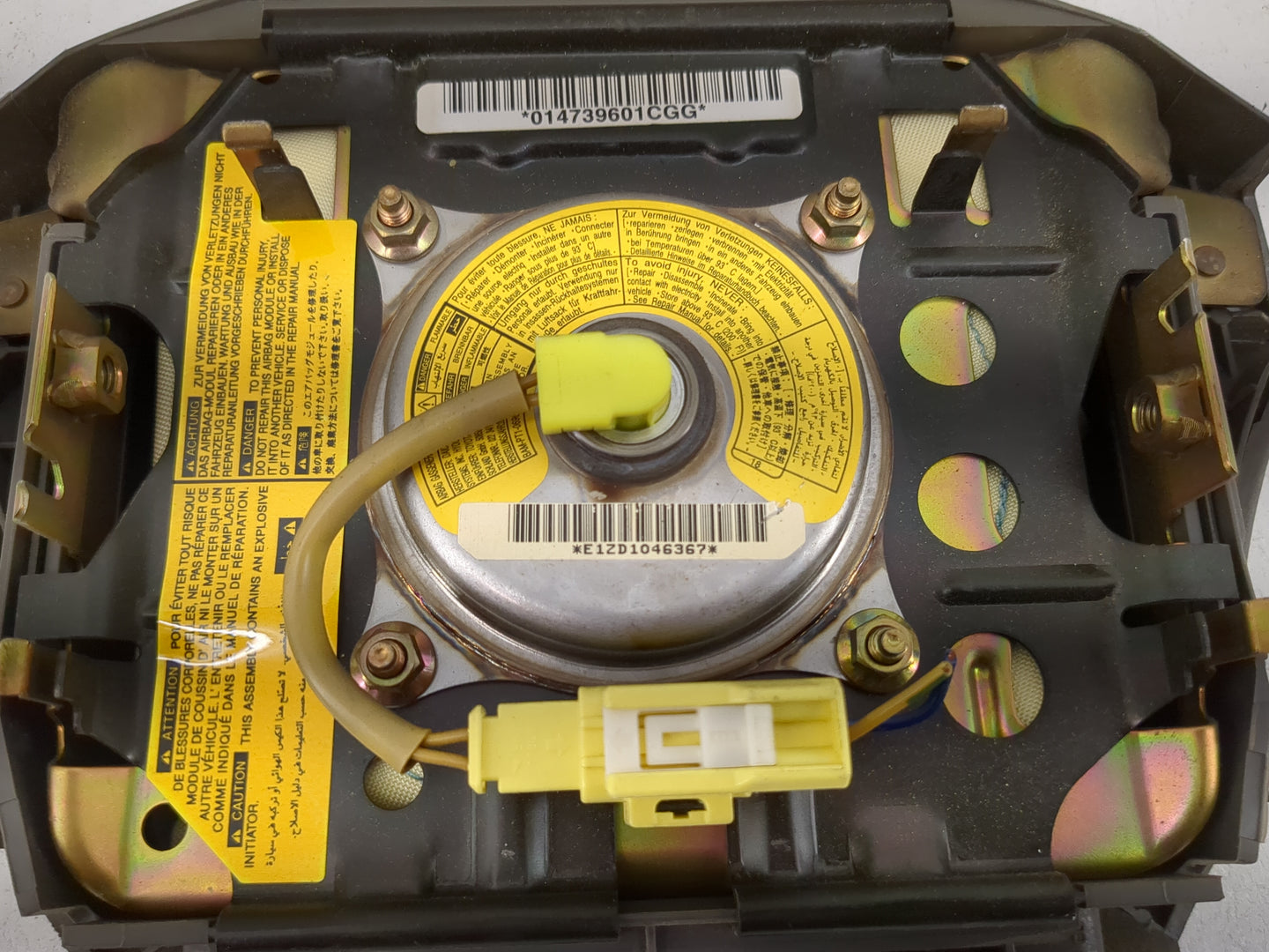 2001-2002 Toyota Corolla Air Bag Driver Left Steering Wheel Mounted Fits Fits 2000 2001 2002 2003 2004 2005 OEM Used Auto Pa