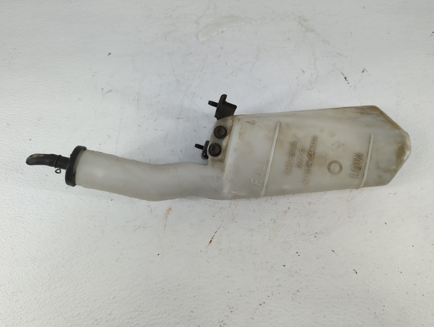 1998-2002 Toyota Corolla Radiator Coolant Overflow Expansion Tank Bottle 695107 - Oemusedautoparts1.com