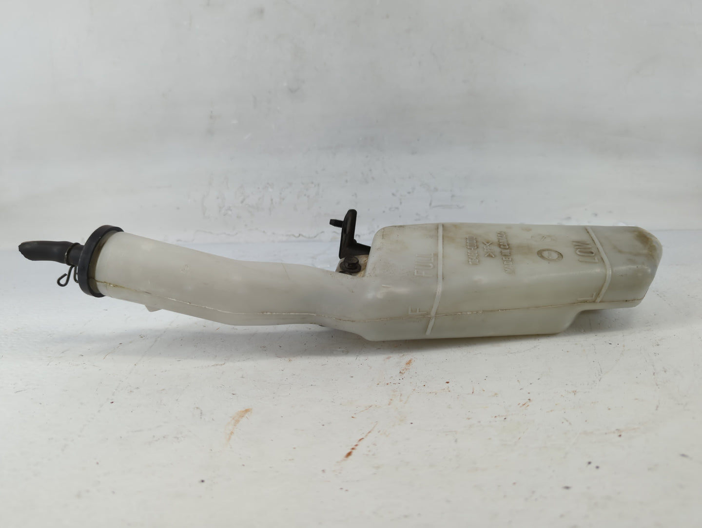 1998-2002 Toyota Corolla Radiator Coolant Overflow Expansion Tank Bottle - Oemusedautoparts1.com