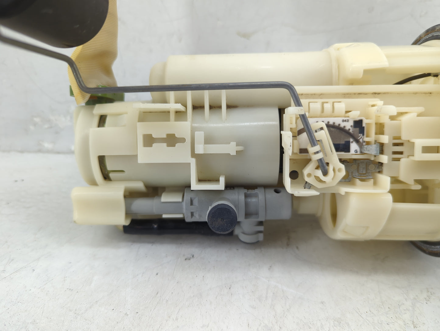 2001-2003 Toyota Highlander Electrical Gas Fuel Pump Assembly - Oemusedautoparts1.com