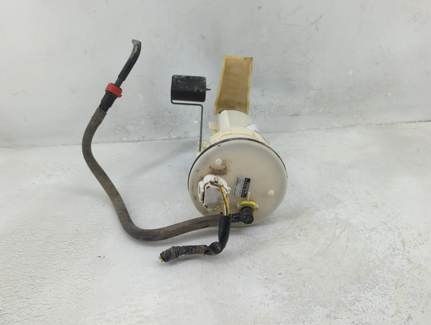 2001-2003 Toyota Highlander Electrical Gas Fuel Pump Assembly - Oemusedautoparts1.com