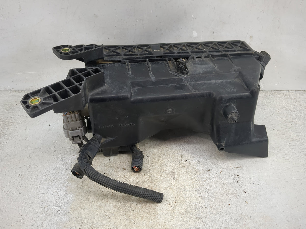 2001-2003 Toyota Highlander Fusebox Fuse Box Panel Relay Module Fits Fits 2001 2002 2003 OEM Used Auto Parts - Oemusedautopa
