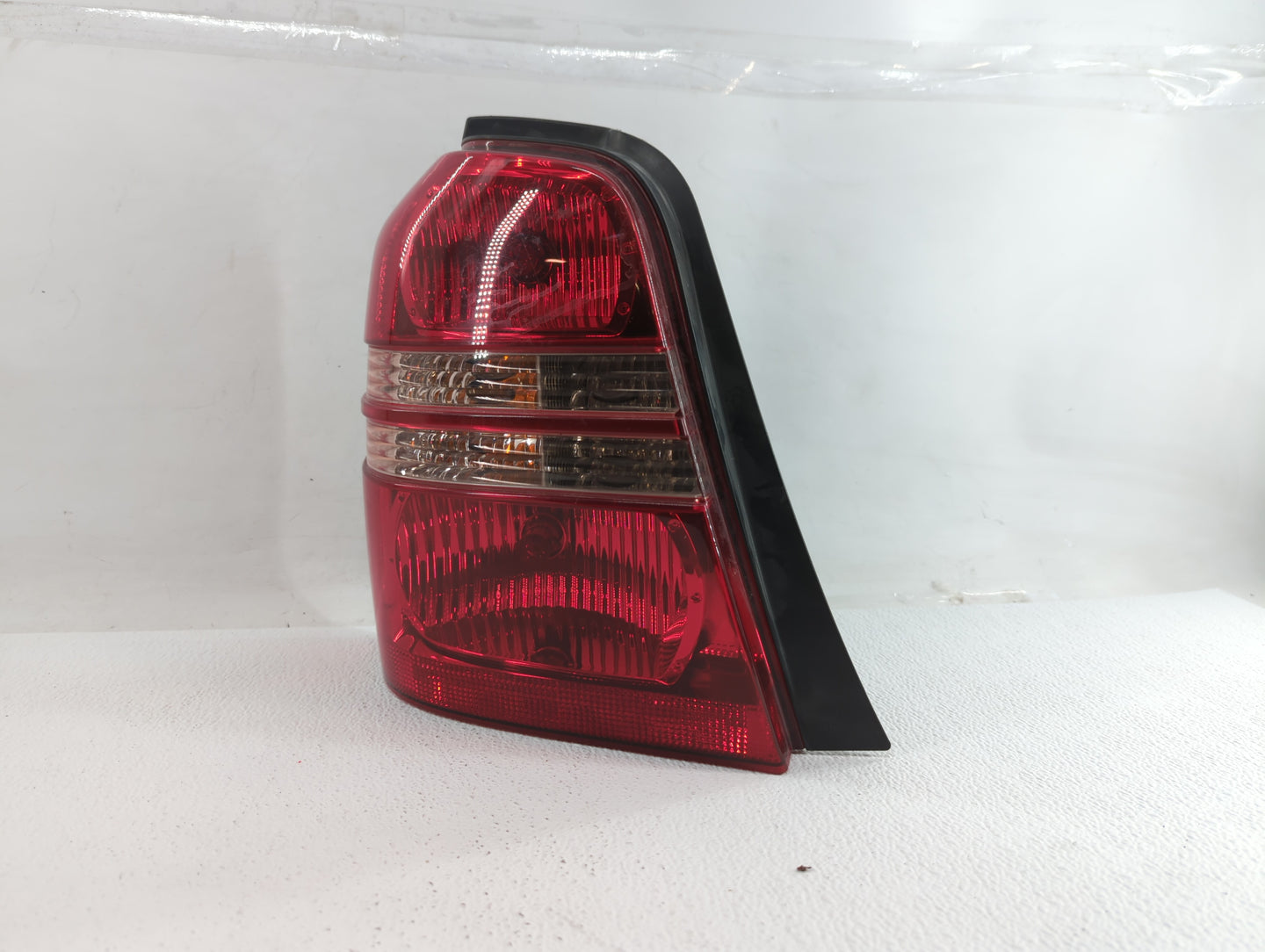 2001-2003 Toyota Highlander Tail Light Assembly Driver Left OEM Fits Fits 2001 2002 2003 OEM Used Auto Parts - Oemusedautopa