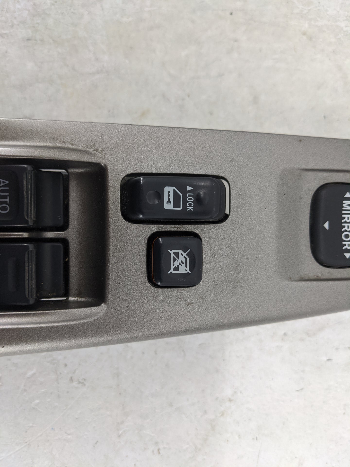 2002 Toyota Prius Master Power Window Switch Replacement Driver Side Left P/N:74232-47030 Fits OEM Used Auto Parts - Oemused