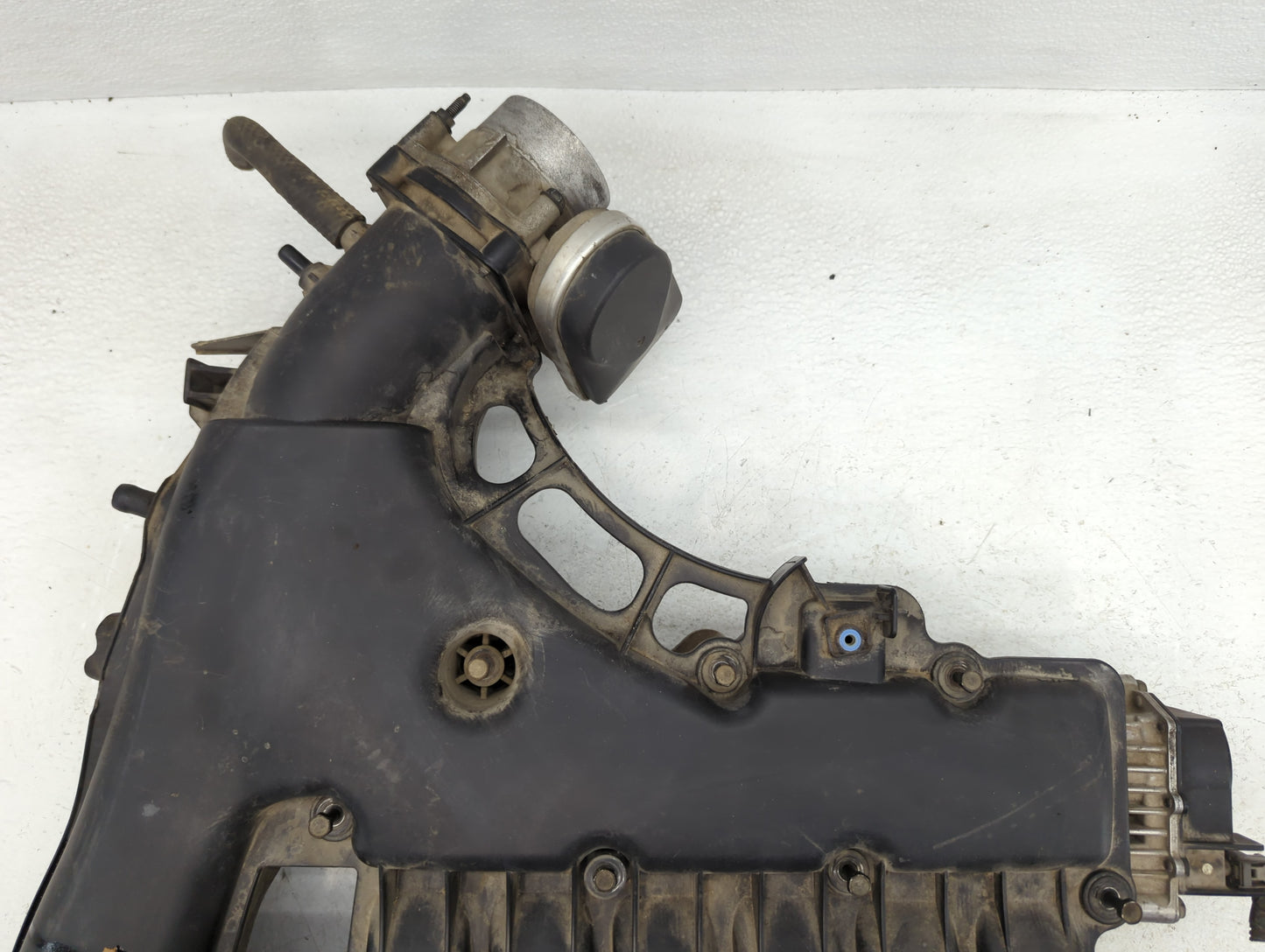 2002 Toyota Prius Passenger Right Cylinder Head Valve Cover P/N:0486 1691 AA Fits OEM Used Auto Parts - Oemusedautoparts1.co