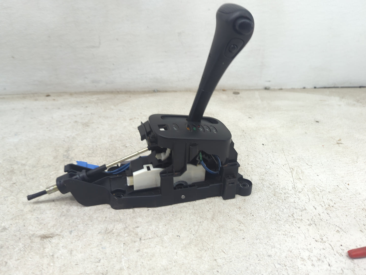 2002 Toyota Rav4 Floor Console Assembly Shifter - Oemusedautoparts1.com