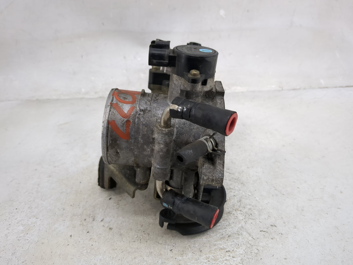 2001-2003 Toyota Rav4 Throttle Body P/N:89452-33030 Fits Fits 2001 2002 2003 OEM Used Auto Parts - Oemusedautoparts1.com