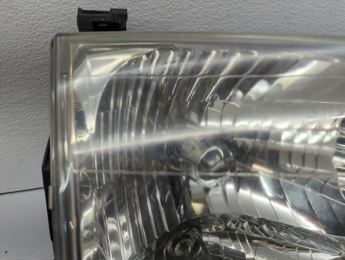 2002 Toyota Sequoia Passenger Right Oem Head Light Headlight Lamp - Oemusedautoparts1.com