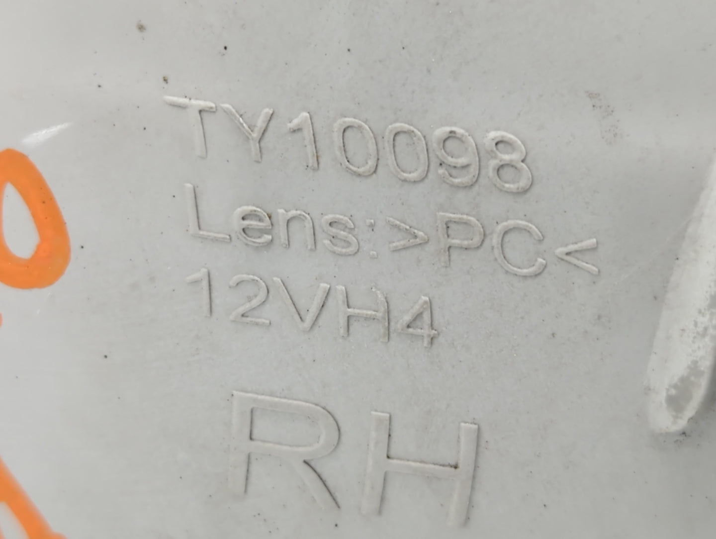 2002 Toyota Sequoia Passenger Right Oem Head Light Headlight Lamp - Oemusedautoparts1.com