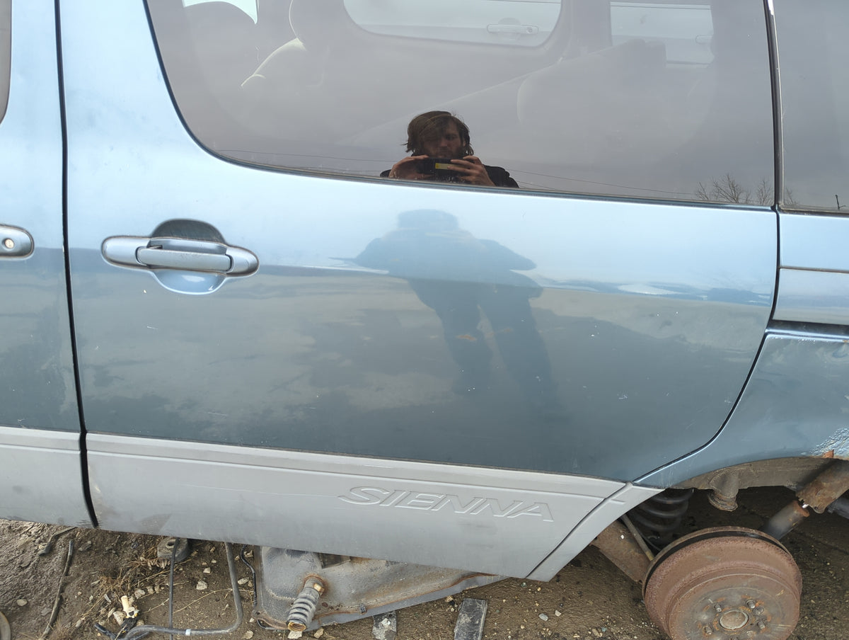 2001-2003 Toyota Sienna Driver Rear Door Oem - Oemusedautoparts1.com