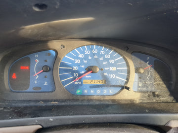 2001-2003 Toyota Sienna Instrument Cluster Speedometer Gauges Fits Fits 2001 2002 2003 OEM Used Auto Parts