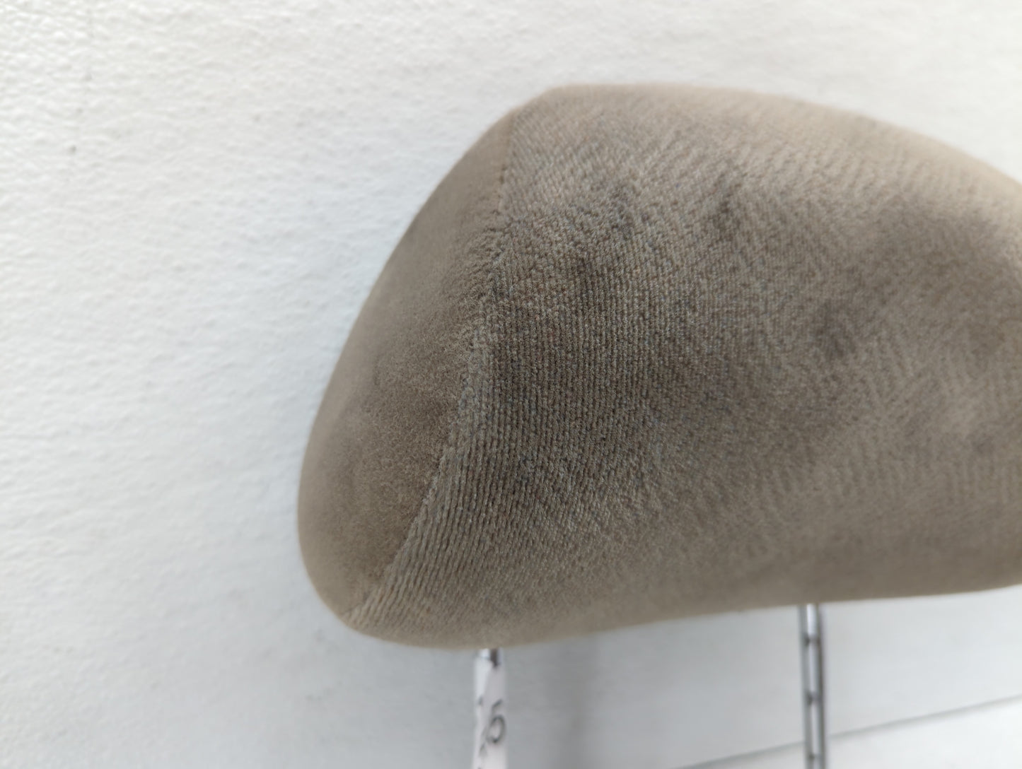 2005 Toyota Sienna Headrest Head Rest Front Driver Passenger Seat Fits OEM Used Auto Parts - Oemusedautoparts1.com