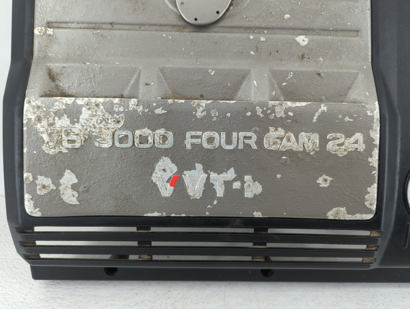 2002 Toyota Sienna Engine Cover - Oemusedautoparts1.com