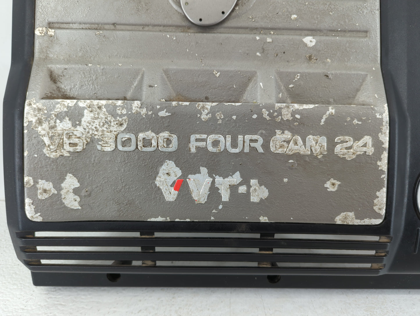 2002 Toyota Sienna Engine Cover - Oemusedautoparts1.com