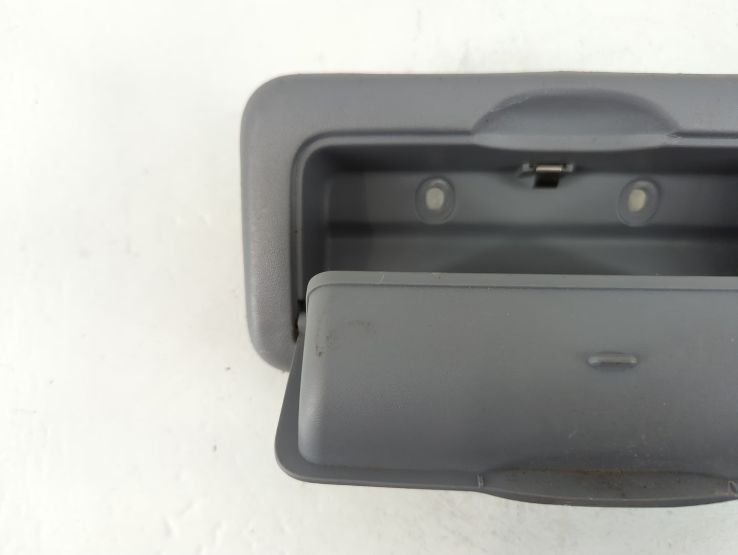 2002 Toyota Sienna Overhead Roof Console - Oemusedautoparts1.com