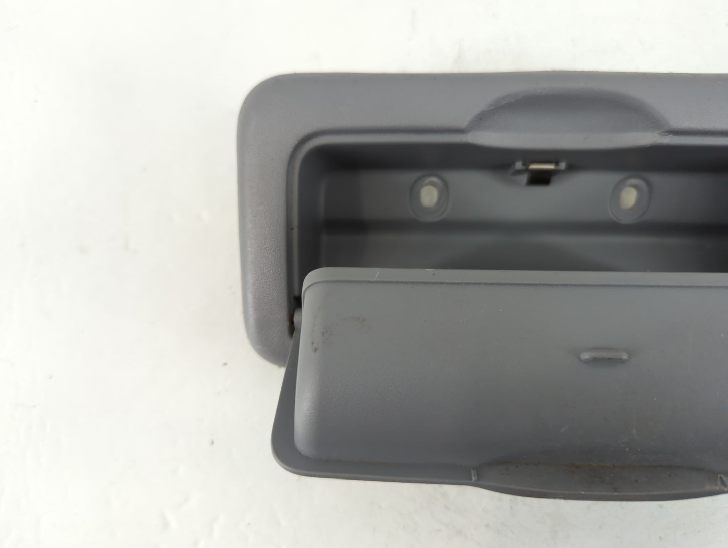 2002 Toyota Sienna Overhead Roof Console - Oemusedautoparts1.com