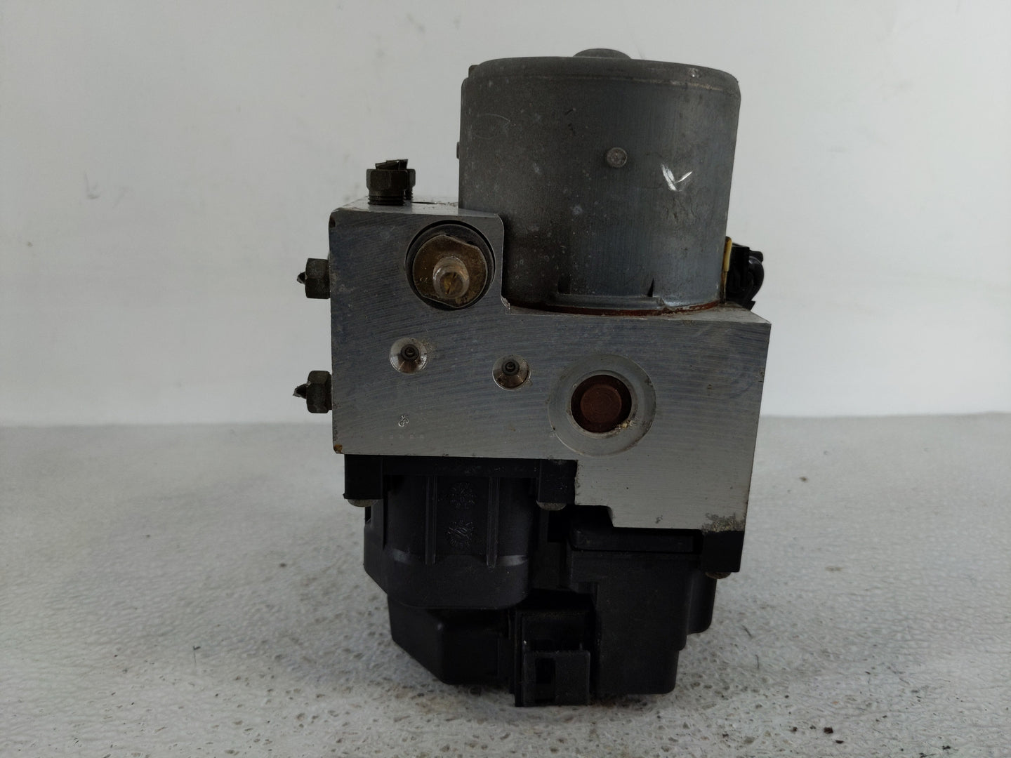 2002 Toyota Solara ABS Pump Control Module Replacement Fits OEM Used Auto Parts - Oemusedautoparts1.com