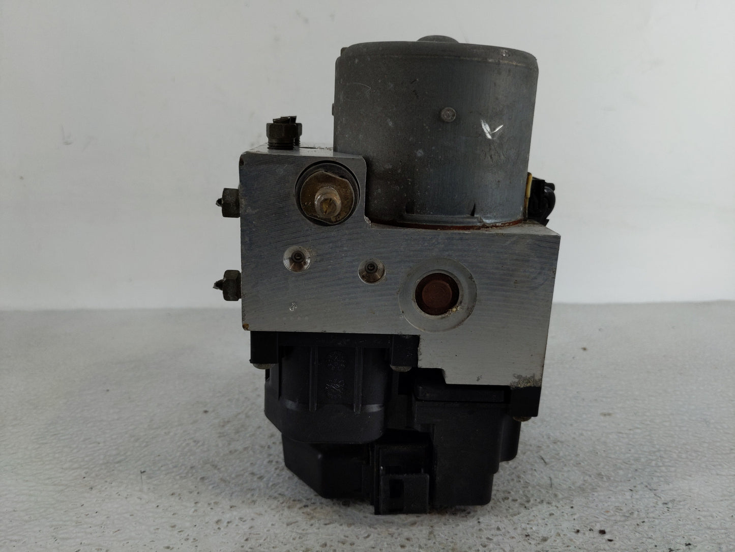 2002 Toyota Solara ABS Pump Control Module Replacement Fits OEM Used Auto Parts - Oemusedautoparts1.com