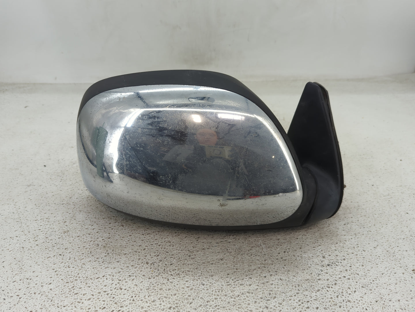 2000-2006 Toyota Tundra Passenger Side View Mirror - Right Door Mirror OEM Used - Oemusedautoparts1.com
