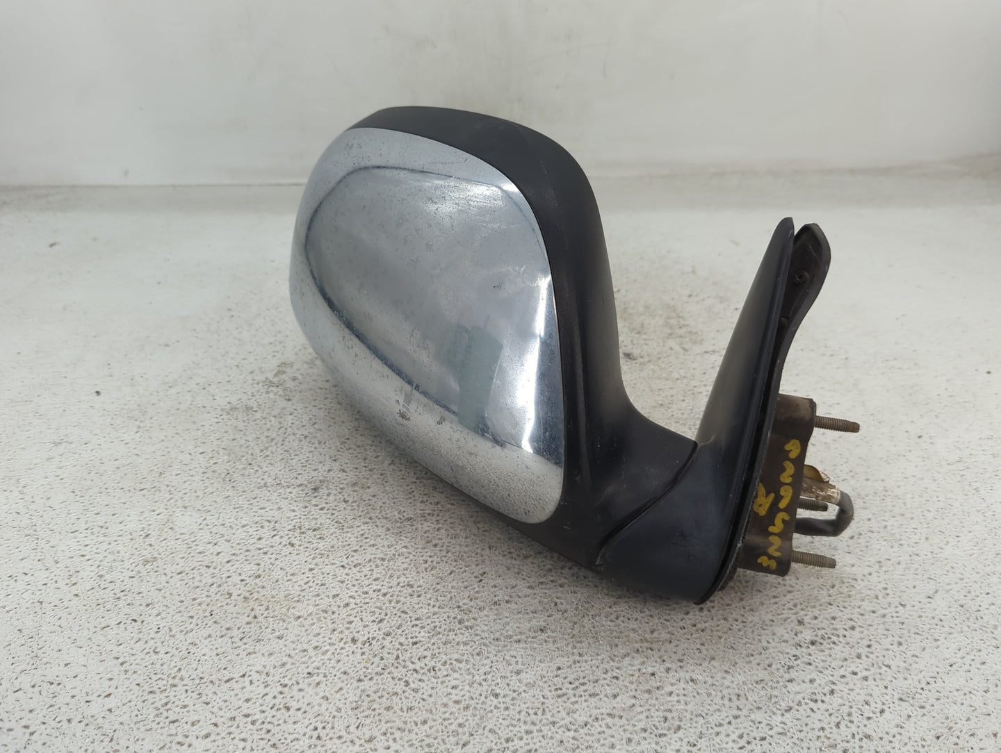 2000-2006 Toyota Tundra Passenger Side View Mirror - Right Door Mirror OEM Used - Oemusedautoparts1.com