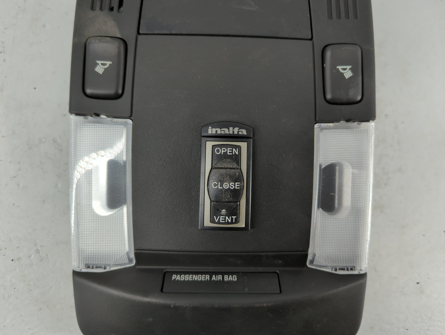 2002 Volkswagen Eurovan Overhead Roof Console - Oemusedautoparts1.com