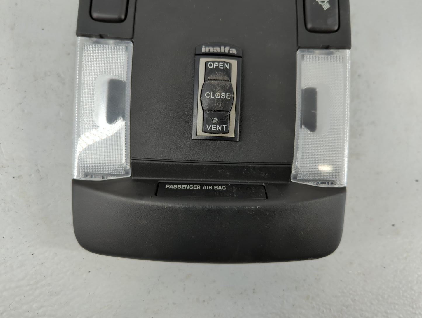 2002 Volkswagen Eurovan Overhead Roof Console - Oemusedautoparts1.com