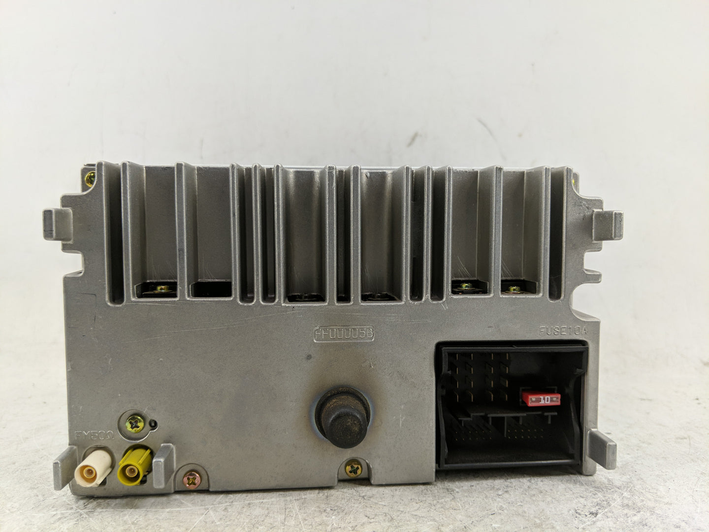 2002 Volkswagen Golf Radio AM FM Cd Player Receiver Replacement P/N:1JM 035 157K Fits OEM Used Auto Parts - Oemusedautoparts