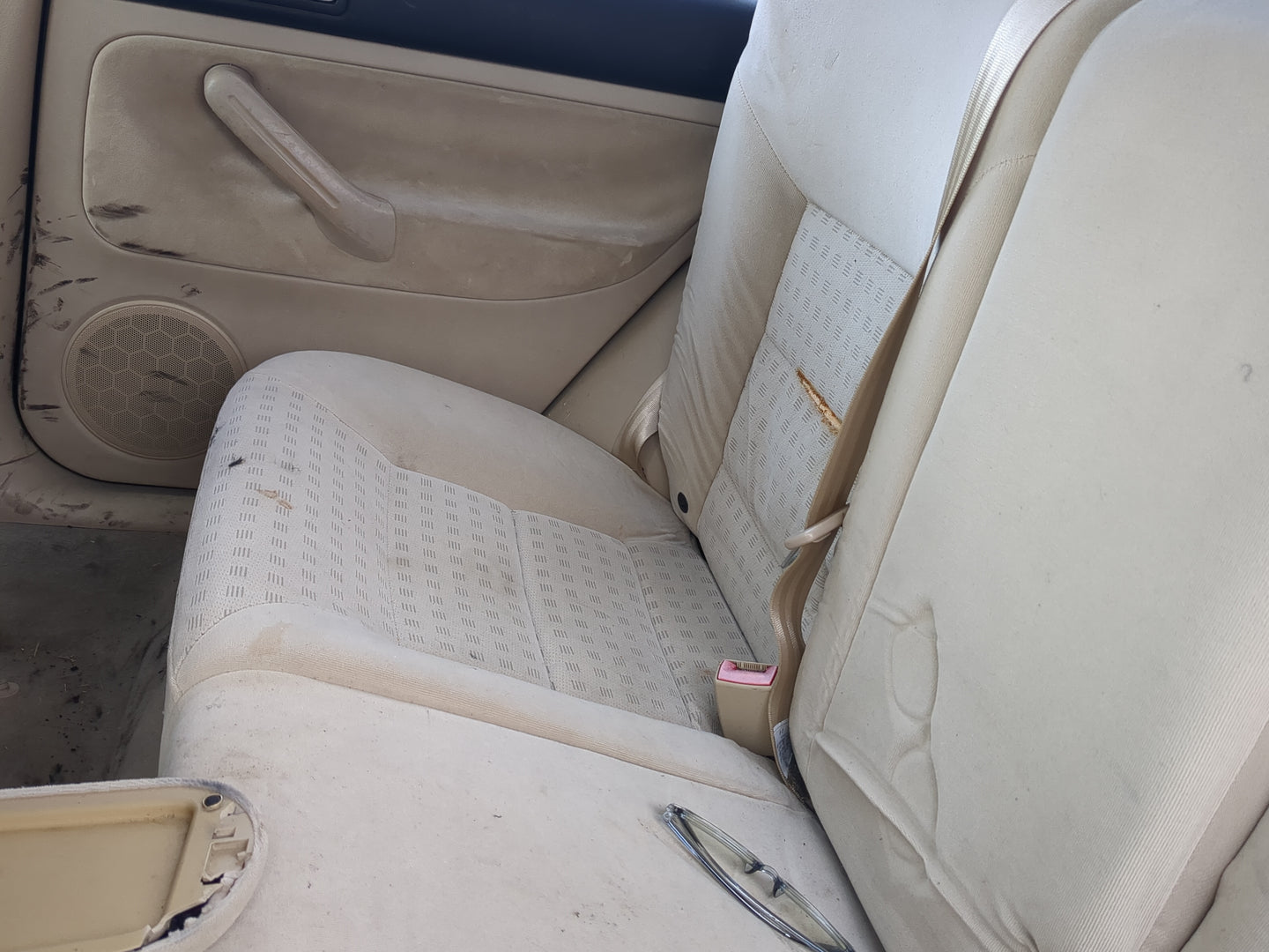 2002 Volkswagen Jetta Rear Seat Oem - Oemusedautoparts1.com