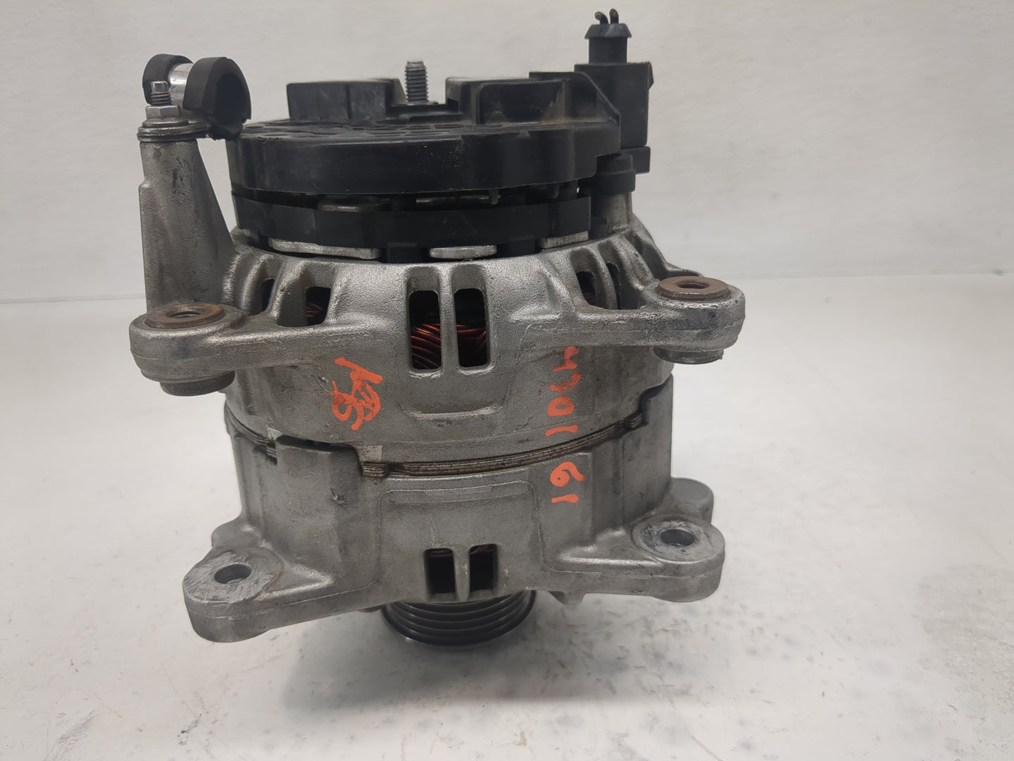1999-2006 Volkswagen Jetta Alternator Replacement Generator Charging Assembly Engine OEM P/N:07K 903 023 C Fits OEM Used Aut