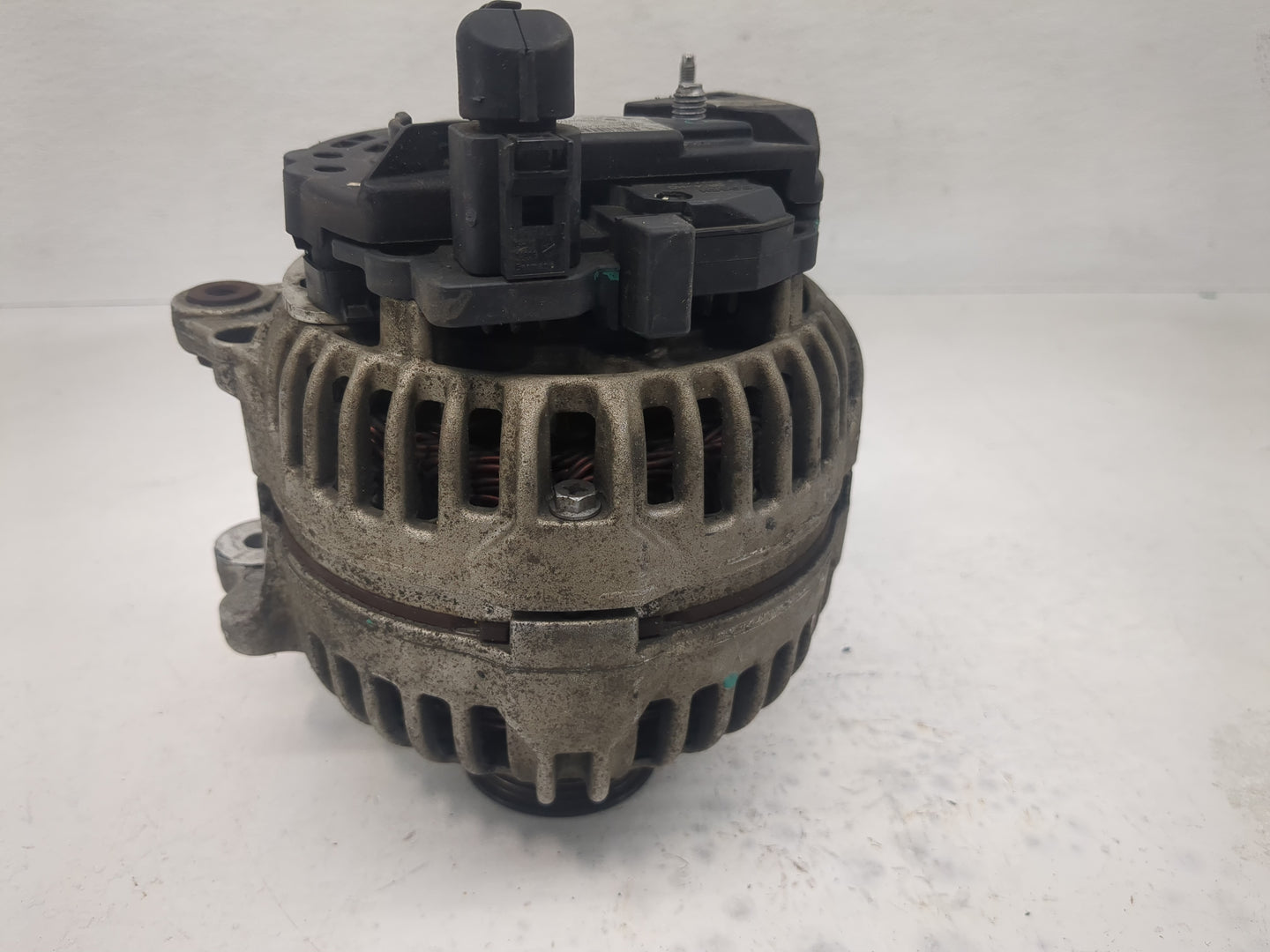 1999-2006 Volkswagen Jetta Alternator Replacement Generator Charging Assembly Engine OEM P/N:07K 903 023 C Fits OEM Used Aut